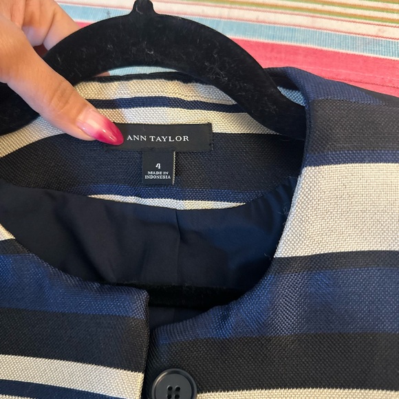 ANN TAYLOR Midnight Stripe Peplum
Suit Jacket/Blazer-SZ.4 - Picture 7 of 11